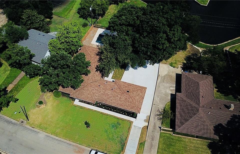 1st image of 2613 Rivercrest Dr