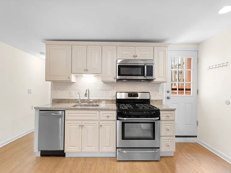 444 Pacific Ave #1 — Photo 4