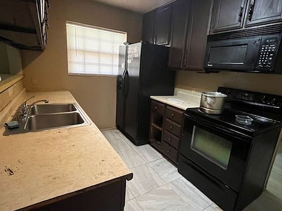 3rd image of 3118 Wyndrock Dr