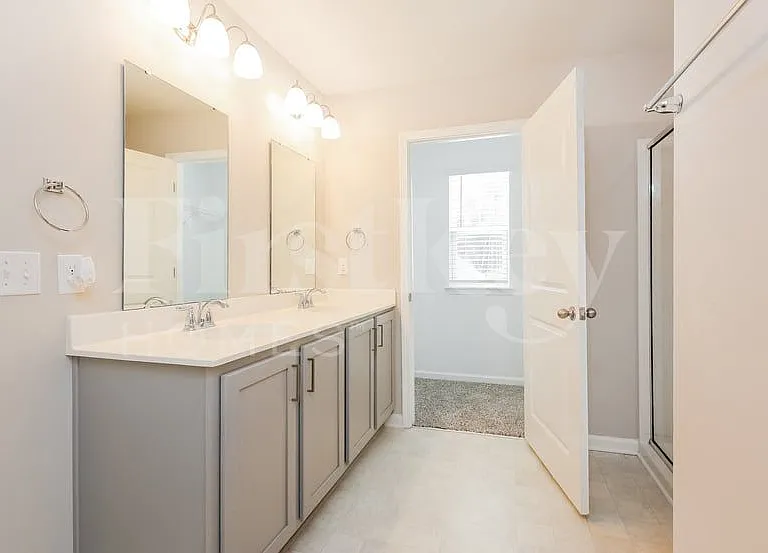 817 Neosho Ct — Photo 11