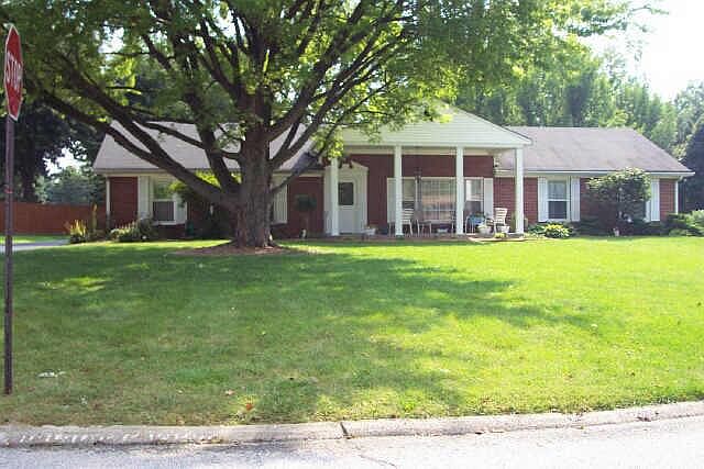 1st image of 2025 E Winchester Dr