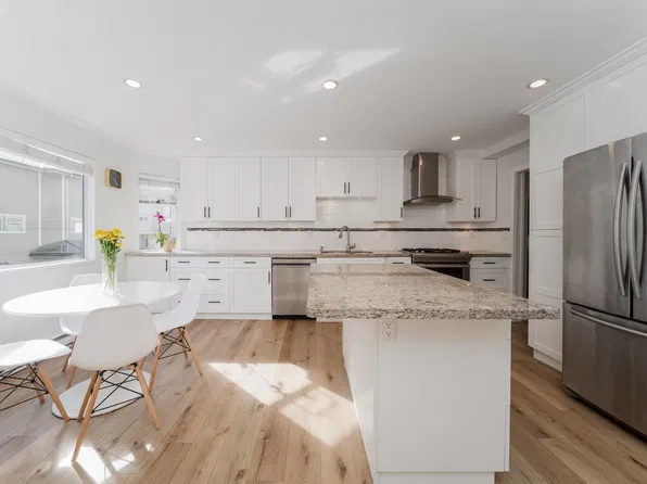 5740 Garrison Rd #12, Richmond, BC V7C 5E7