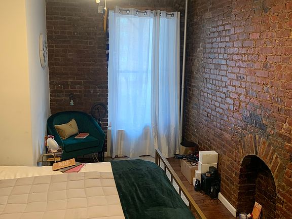 2nd image of 219 E 120th St APT 3