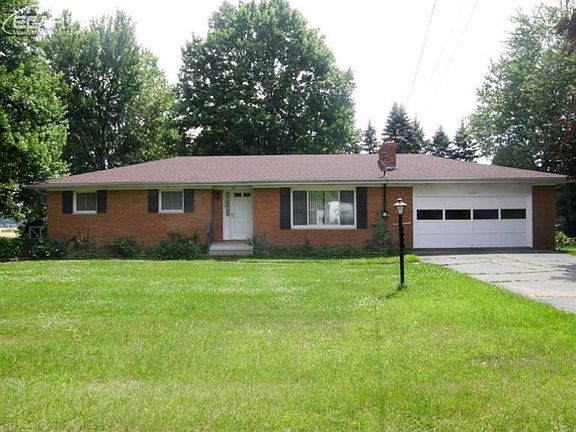 2nd image of 804 Nietling St