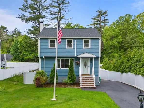 54 Forest St, Wilmington, MA 01887