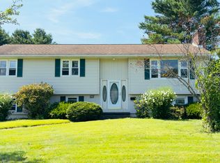 127 Oak Hill Rd, Pittsfield, MA 01201