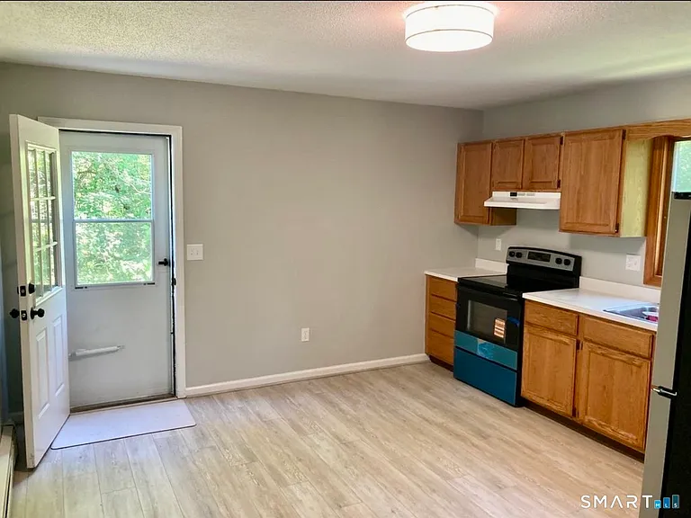 60 Dickerman Ave #60 — Photo 9