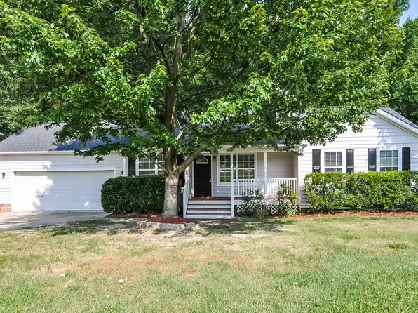 901 Perry Howard Rd, Fuquay Varina, NC 27526