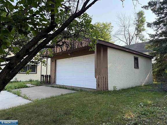 4th image of 403 N 3rd Ave