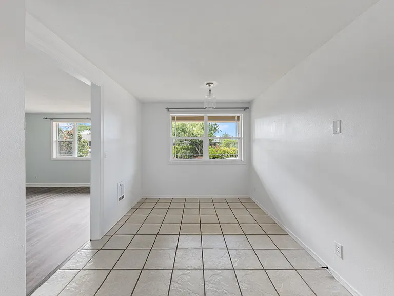 1270 N Adams St — Photo 10