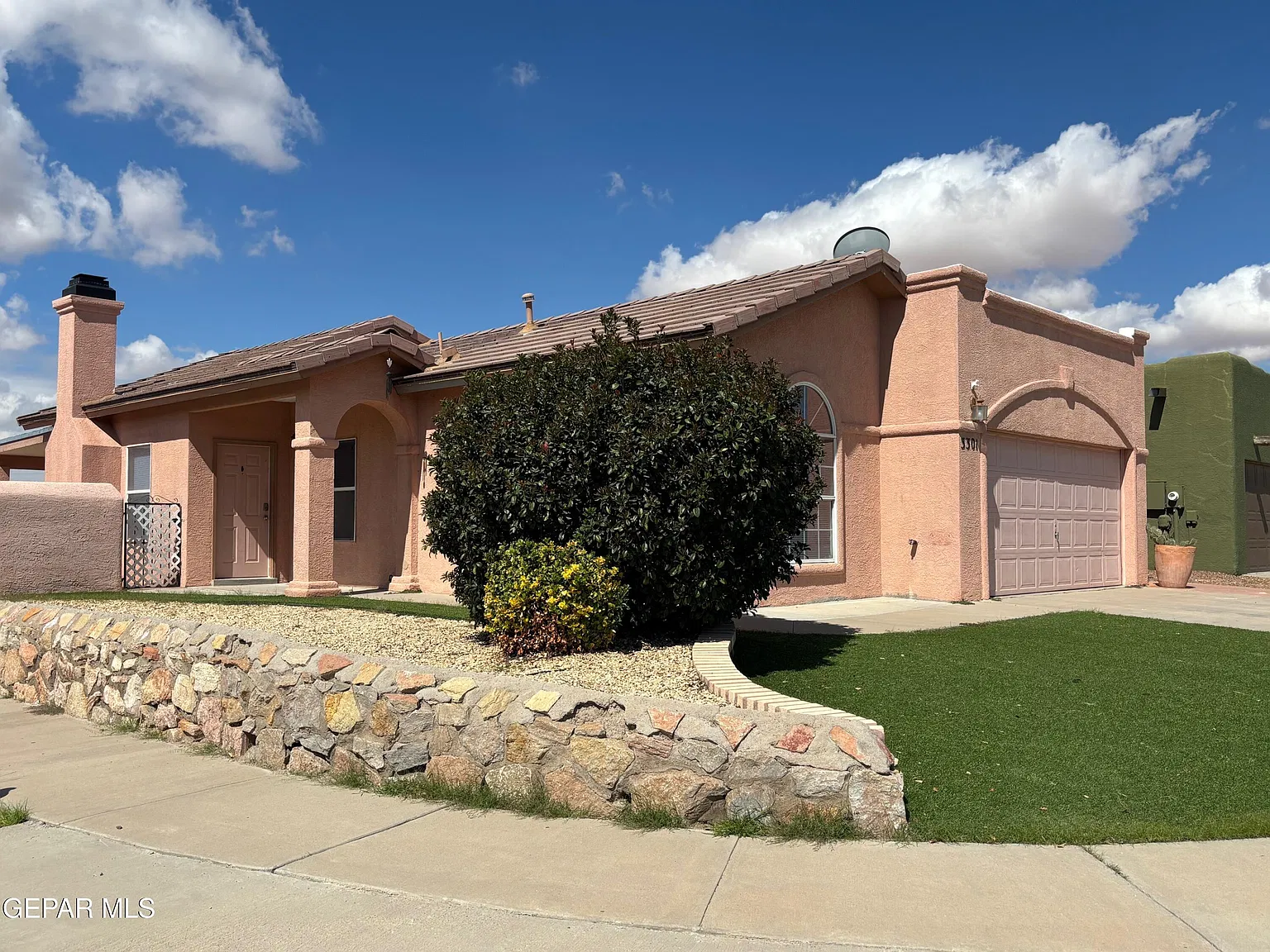 4 bed, 2.0 bath, 1540 sqft, $2,000 — Photo 2