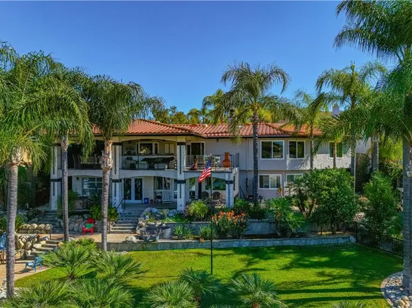 30405 Golden Gate Dr, Canyon Lake, CA 92587