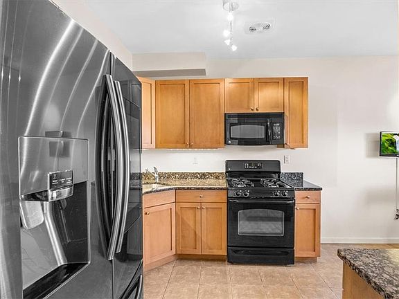 4th image of 1525 Royce St APT 3M