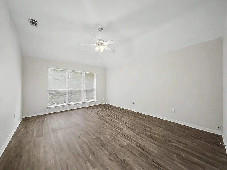 2412 Wilshire Dr — Photo 13
