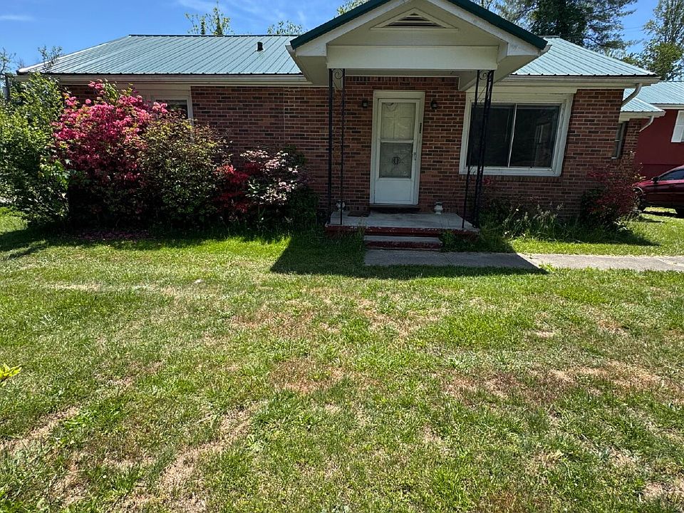 1st image of 1810 Willow Rd