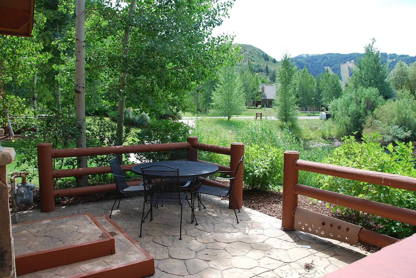 2 bed, 1728 sqft, $6,500 — Photo 3