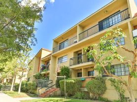 1141 Elm Ave, Glendale, CA