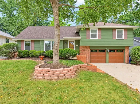 8300 W 97th Ter, Overland Park, KS 66212