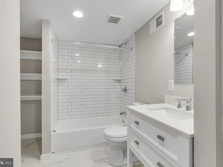 410 Diamond St #2 — Photo 7