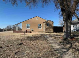 809 Atkin St, Jetmore, KS 67854