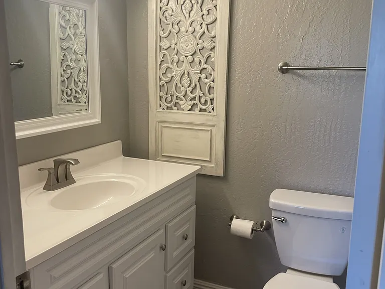 908 E Mesquite Ave — Photo 18