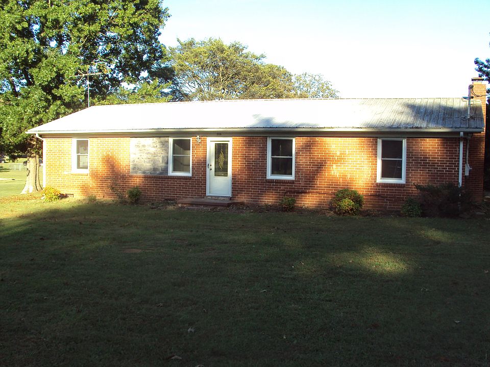 3beedroom 2 full bath brick 
