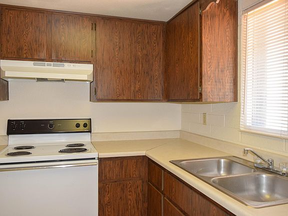 2nd image of 6725 N 17th Ave APT 1