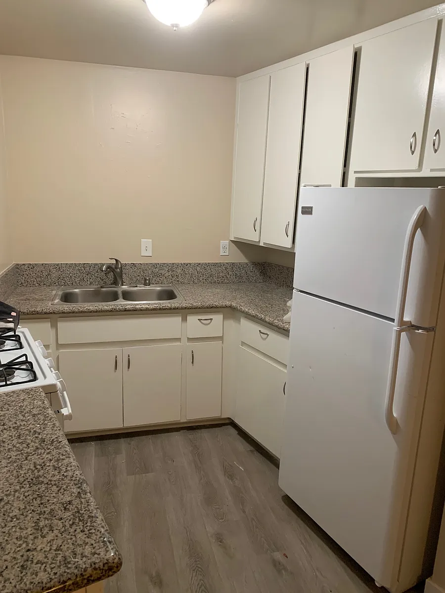 Building Photo - Courtview Apartments
