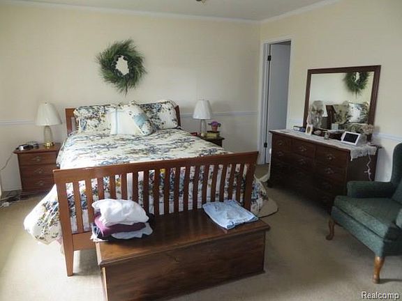 2nd image of 1806 Torquay Ave #1