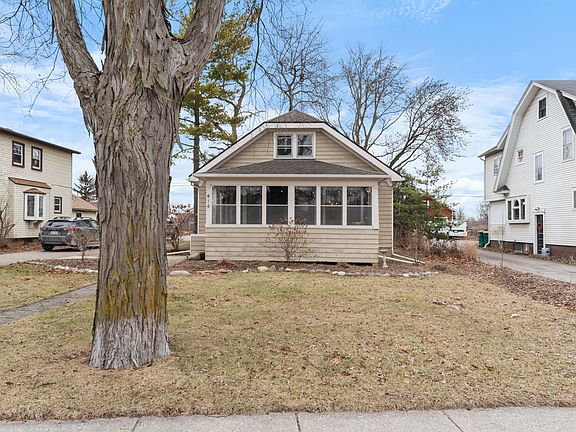 2nd image of 414 N Ann Arbor St