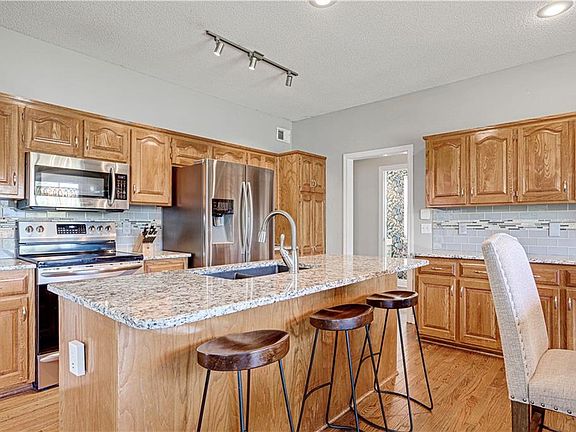4th image of 15642 Conser St