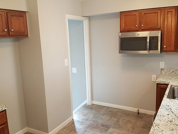 5th image of 30014 Mildred Dr