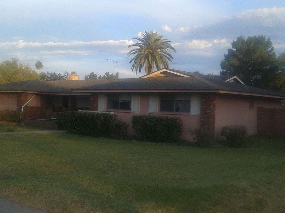 1st image of 825 W 10th Pl