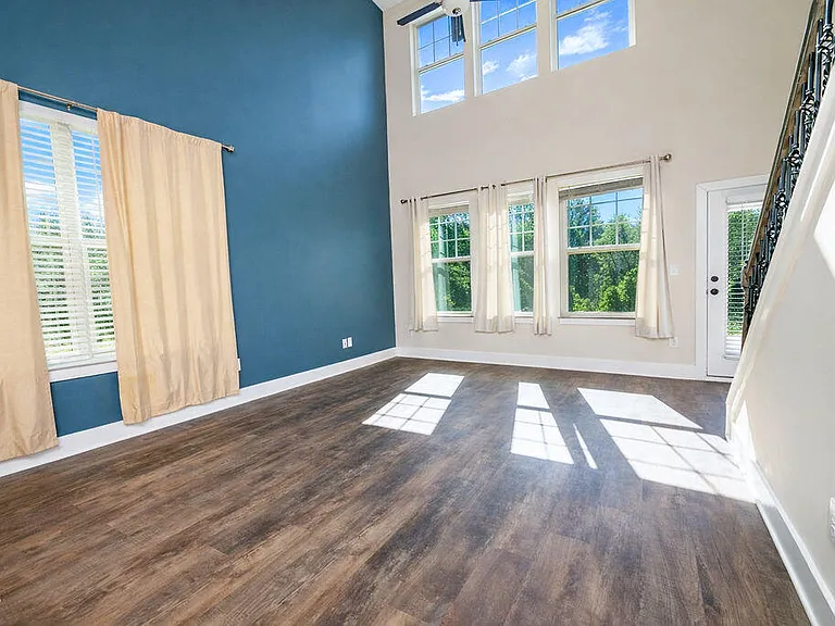 1026 Abbott St — Photo 16