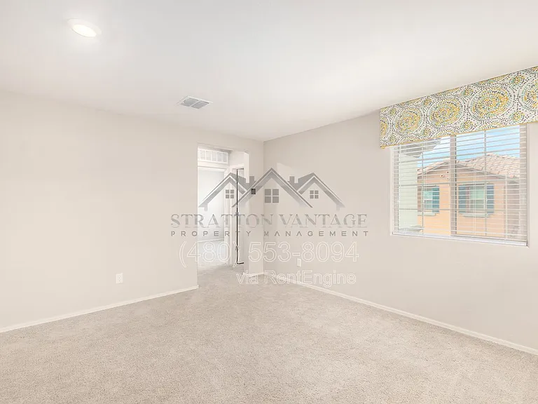 55 E Constitution Dr — Photo 23