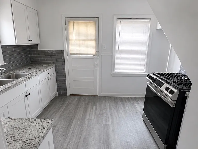 3657 Rhea Ave — Photo 1