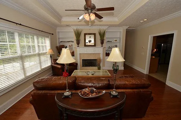 1416 Cloverbrook Cir — Photo 3