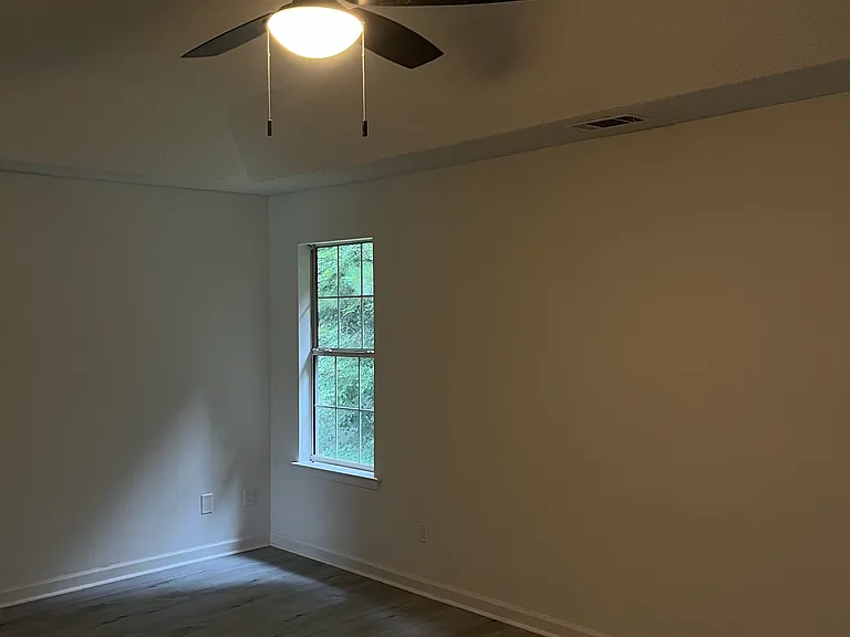 438 Gresham Dr — Photo 8