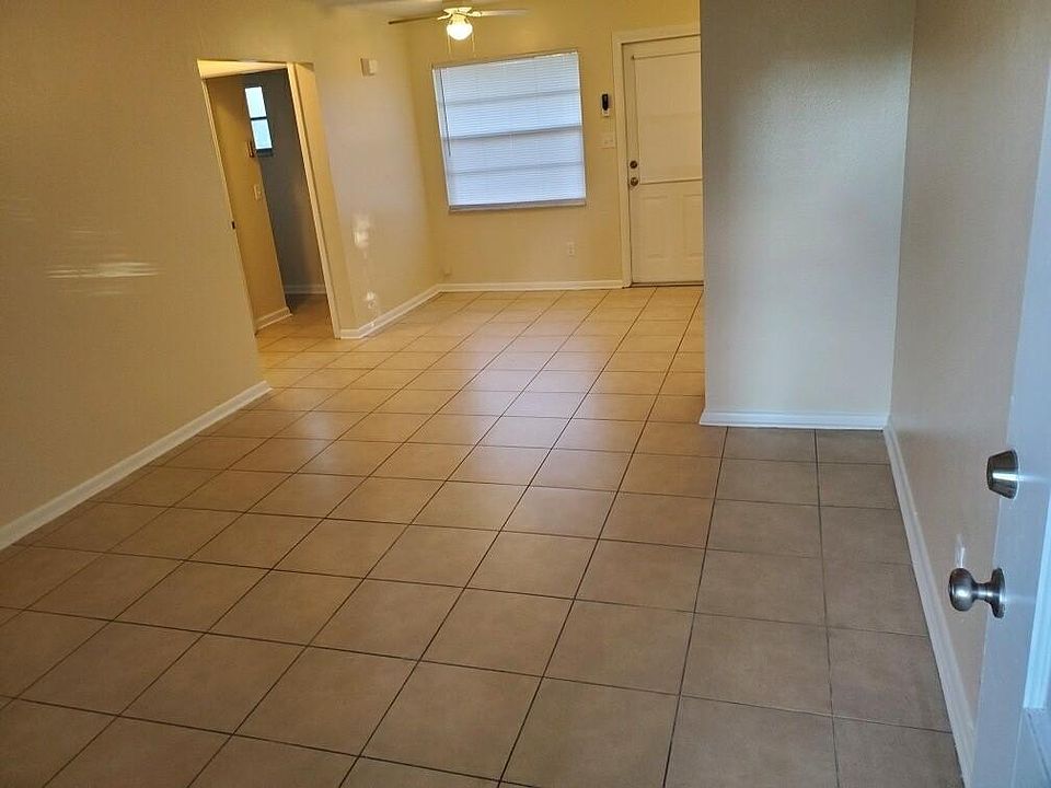 1st image of 75 Bougainvillea Dr APT 3