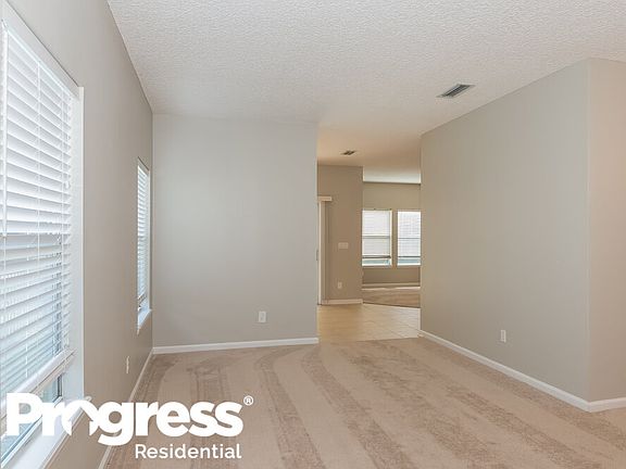 5th image of 998 Garrison Dr