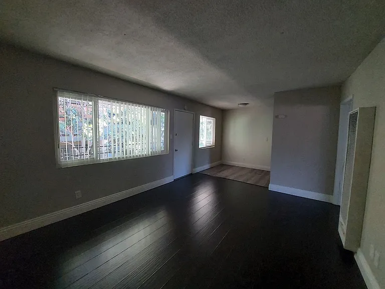 631 Almond Ave. — Photo 10