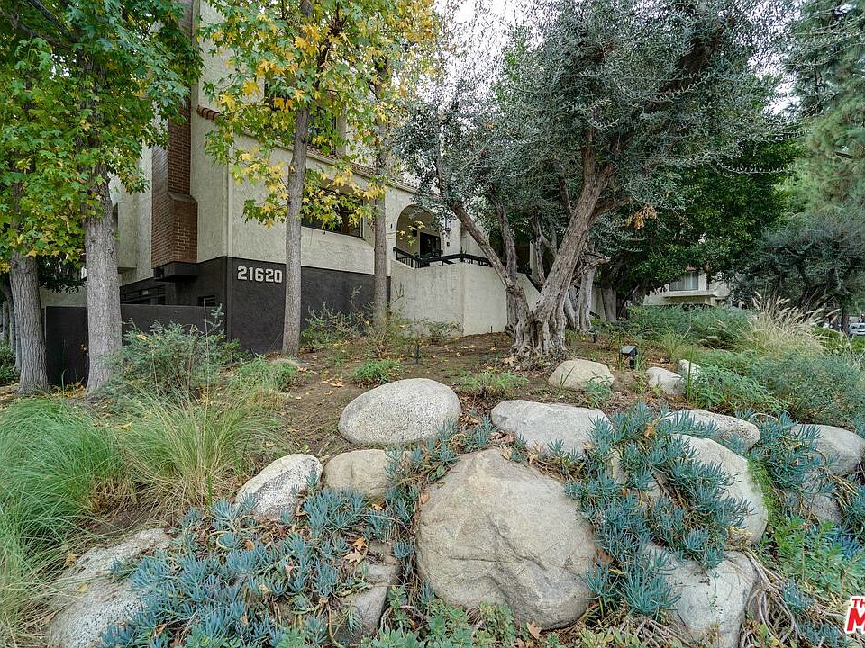 1st image of 21620 Burbank Blvd Unit 2