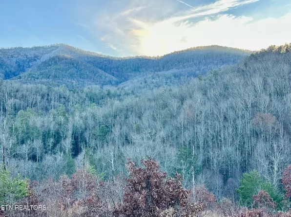 1611 Mountain Dreams Way, Sevierville, TN 37862