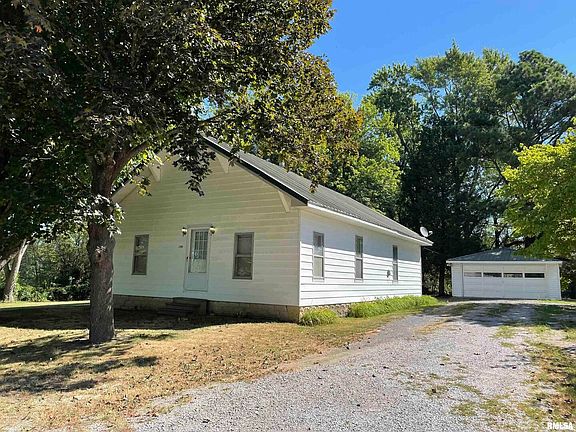 2nd image of 2708 Carnahan St