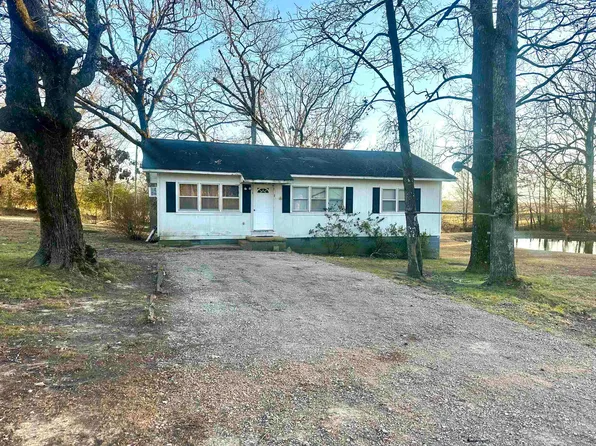 222 Jones St, Selmer, TN 38375