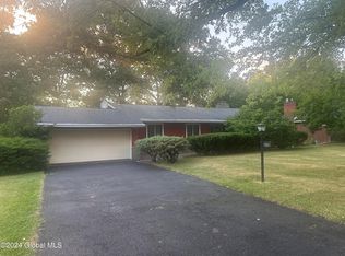 903 Londonderry Ct, Schenectady, NY 12309