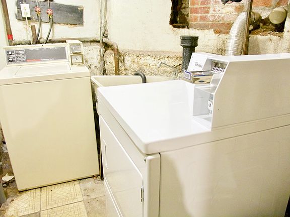 5th image of 20 Concord Sq APT 5