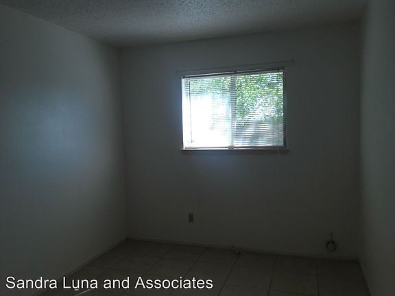 2nd image of 2900 E Glen Dr #B