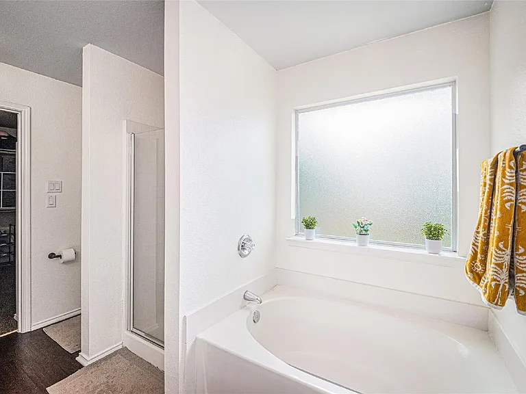 9600 Fox Hill Dr — Photo 17