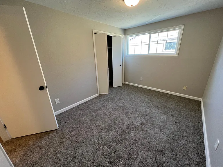 2549 NW Fairlawn St — Photo 16